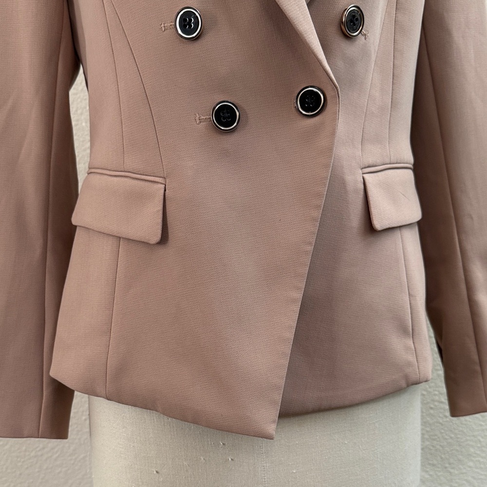 White House Black Market nude Blazer - Picture 5 of 8